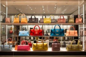 名牌包包可批发可零售，名牌包包可批发可零售吗