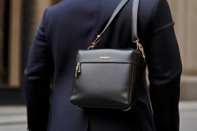 男士斜挎包轻奢品牌 男士斜挎包轻奢品牌排行榜
