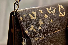 路易威登lv女包吊牌、lv路易威登女包怎么看真假