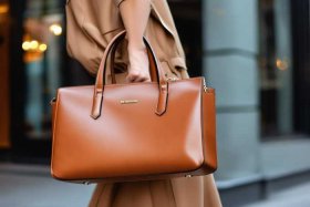 女包什么品牌性价比高；女包什么品牌性价比高质量好