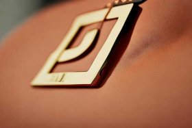 蔻驰包包质量到底怎么样吗、蔻驰包包质量到底怎么样吗知乎