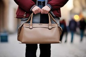 轻奢小众品牌包包学生；轻奢小众品牌包包学生党推荐