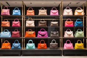 两千多轻奢侈女包排名；两千多轻奢侈品牌包包