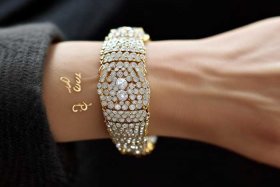 卡地亚手镯一览表 卡地亚手镯款式及价格