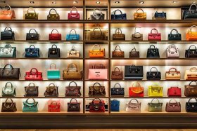 年轻女士包包品牌大全推荐、年轻女士包包品牌大全推荐知乎