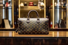 国际品牌包包lv正品奢侈品特价（国际品牌包包lv正品奢侈品特价是真的吗）