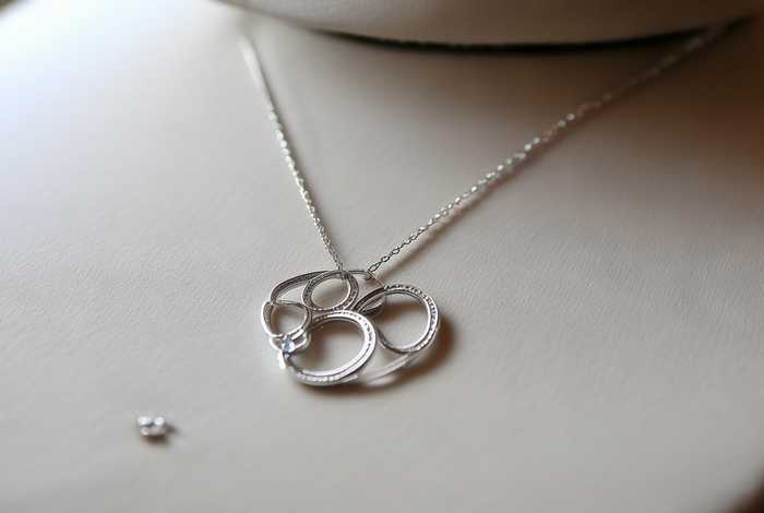 价格在1000左右的项链品牌 价格在1000左右的项链品牌是什么