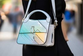女士斜挎包2023流行新款、女士斜挎包2023流行新款图片