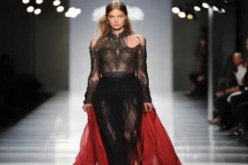 蔻驰包包品牌属于什么档次、蔻驰包包品牌属于什么档次的