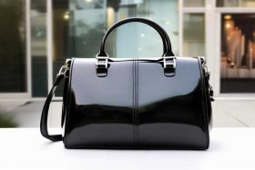 旅行皮包包推荐网红款2021年新款 旅行皮包包推荐网红款2021年新款图片