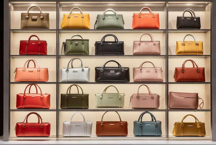 女包中高端品牌排行榜有哪些；女包中高端品牌排行榜有哪些牌子