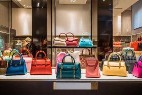 国内女士包包排行榜前十名（国内女士包包排行榜前十名品牌）