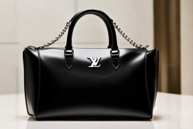 今年最新款lv女士包包实图、最新款lv女士包包图片