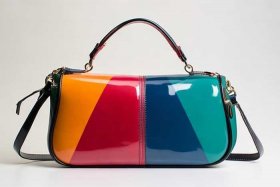 今年最流行女士斜挎包图片，今年最流行女士斜挎包图片及价格