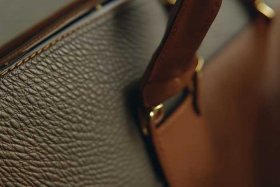 罗意威的包包有味道正常吗 罗意威的包包有味道正常吗知乎