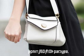 女式包斜挎小包；女式斜挎小包包10-30元