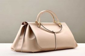 轻奢品牌女包包；好一点的轻奢女包品牌有哪些