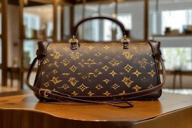 路易威登官网旗舰店女包，路易威登女包价格 官方旗舰店