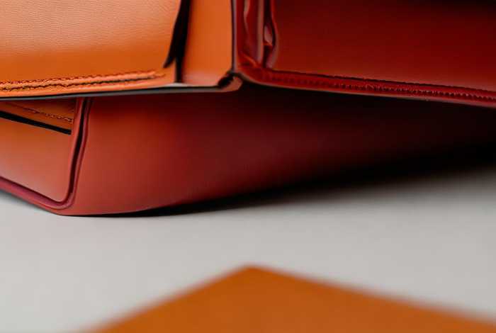 罗意威包包真假辨别 罗意威puzzle包包真假辨别 罗意威包包真假辨别 罗意威puzzle包包真假辨别