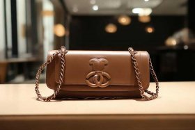 官网香奈儿包包；香奈儿官网店包包