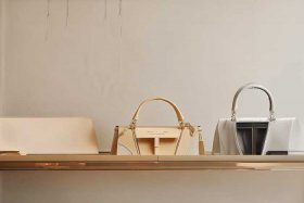 两个t倒着的包包牌子，两个t倒着的包包牌子多少钱