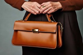 女包30-40岁；女皮包30一40岁