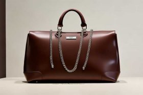 男款大牌奢侈品包推荐、男款大牌奢侈品包推荐哪款