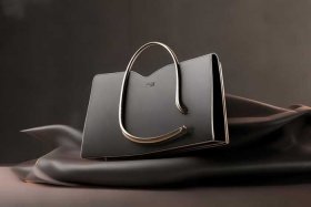 女士入门轻奢包包品牌、女士包包轻奢品牌有哪些