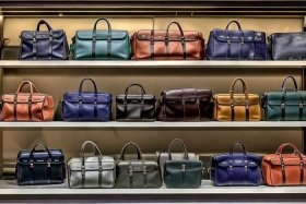 男士的包包品牌有哪些名字；男士的包包品牌有哪些名字呢