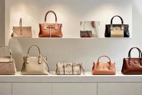 女生必备包包新款，女生必备包包新款有哪些