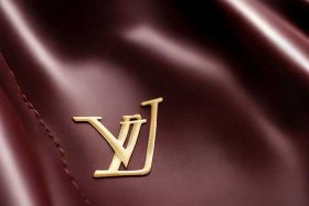 路易威登标志logo图片，路易威登标志logo图片衣服