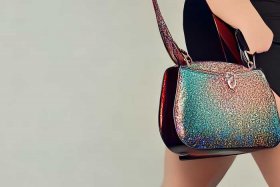 女人小包包新款；女人小包包新款图片