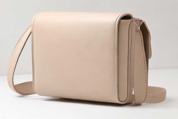 女式放手机的斜挎小包，女式放手机的斜挎小包叫什么