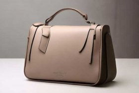 价格1000左右的女包品牌；价格1000左右的女包品牌推荐