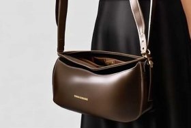 品牌单肩斜挎包 品牌单肩包 斜挎包