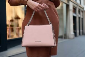 几百元的女士包品牌推荐（几百元的女士包品牌推荐一下）