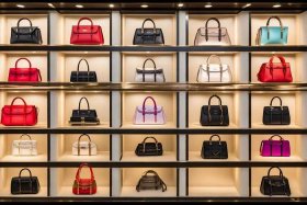 女式挎包名牌前十名 女式挎包名牌前十名排行榜