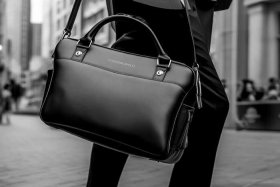男士斜挎包哪家好 男士斜挎包哪个品牌好