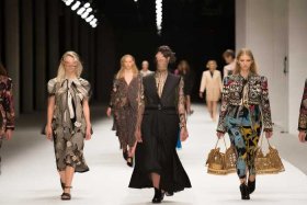 国际衣服品牌排行榜前十名 - 国际衣服品牌排行榜前十名标记