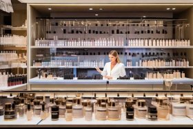 化妆品品牌官方旗舰店直播 化妆品品牌官方旗舰店直播是正品吗