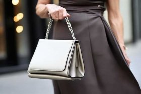 女人包包40-50岁上档次的洋气；40到50岁女人包包品牌