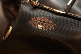 奢侈品包包logo图案（奢侈品包包logo图案是什么）