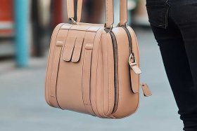 女款包包斜挎大容量（女款包包斜挎大容量图片）