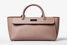 轻奢品牌女包500左右（轻奢品牌女包500左右有哪些）