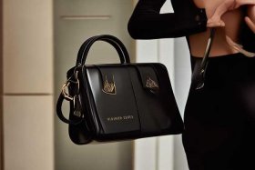 千元系列女包（千元系列女包品牌）