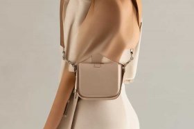 女式包包单肩包斜挎、女式包包单肩包斜挎包怎么戴