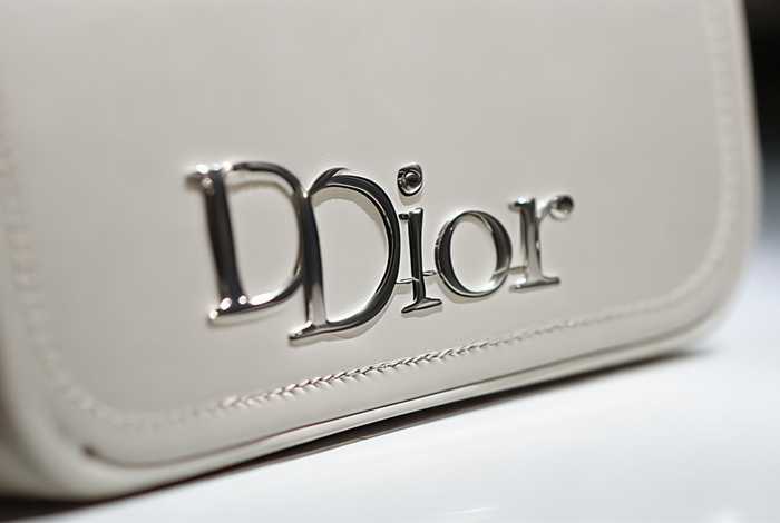 女款包包品牌排行榜前十迪奥logo，女包品牌推荐迪奥新款