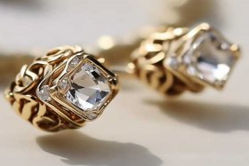 鉴定chanel耳钉；chanel耳钉鉴别真假