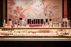 日本的奢侈品牌，日本的奢侈品牌化妆系列有哪些