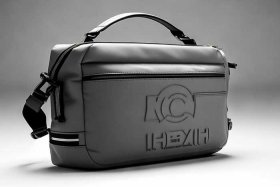 品牌运动挎包女款（品牌运动挎包女款图片）